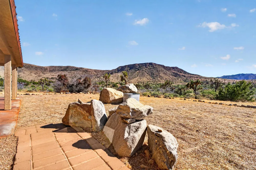 53105 Chia Trail Pioneertown, CA 92268