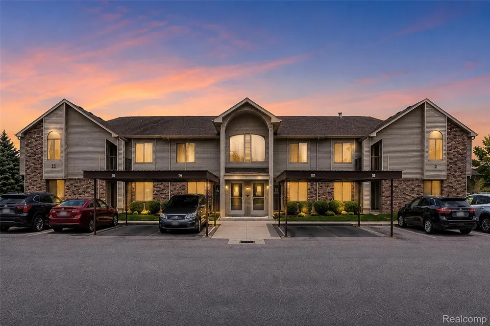42764 Lilley Pointe Drive #165 Canton Charter Township, MI 48187