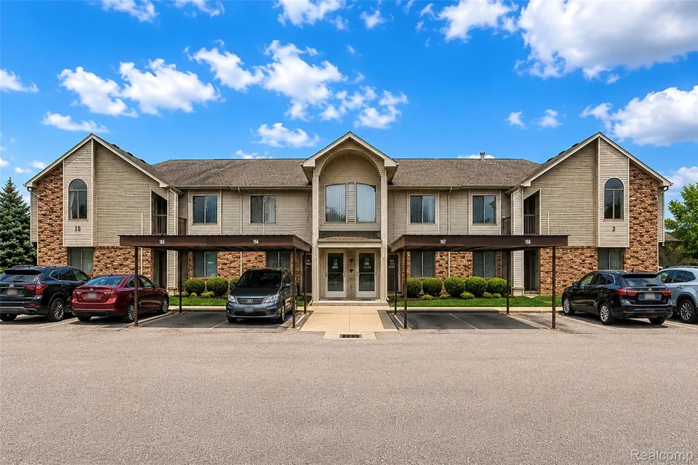 42764 Lilley Pointe Drive #165 Canton Charter Township, MI 48187
