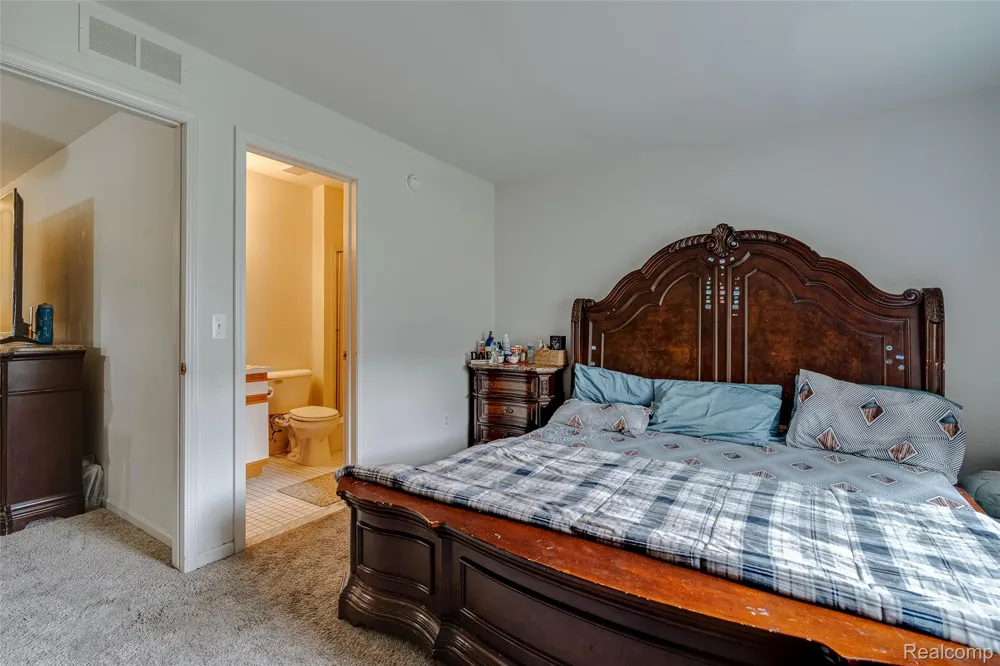 42764 Lilley Pointe Drive #165 Canton Charter Township, MI 48187