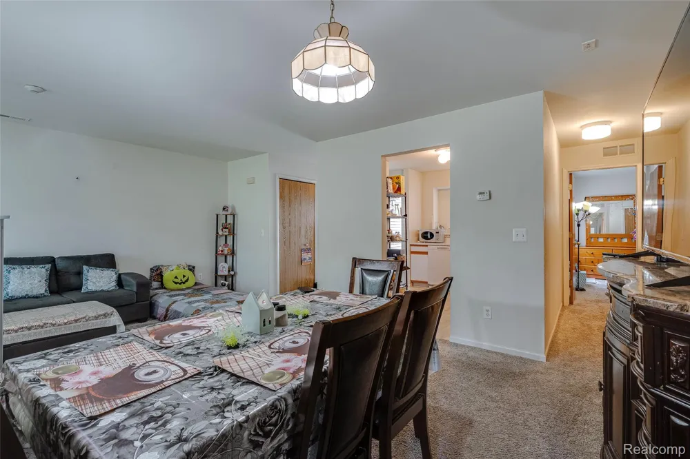 42764 Lilley Pointe Drive #165 Canton Charter Township, MI 48187