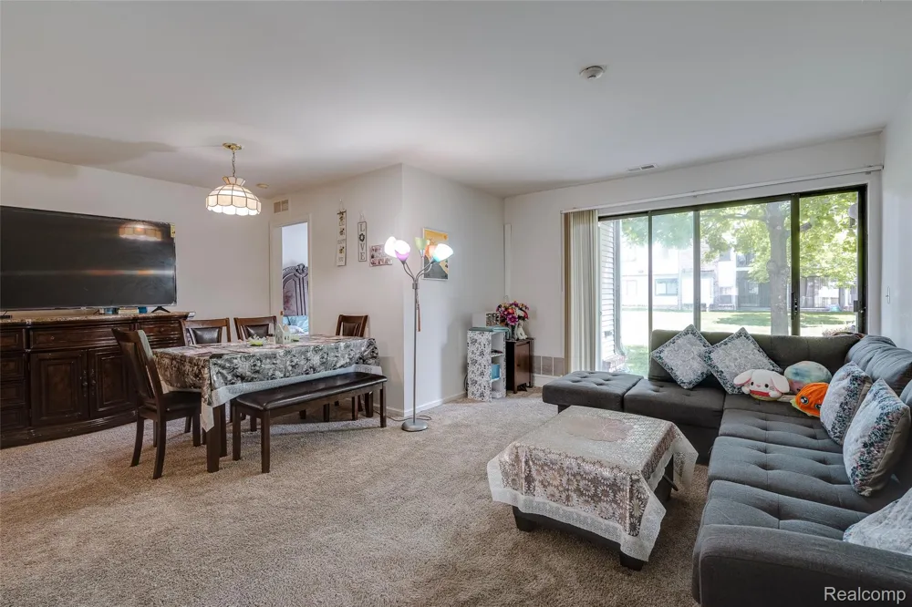 42764 Lilley Pointe Drive #165 Canton Charter Township, MI 48187