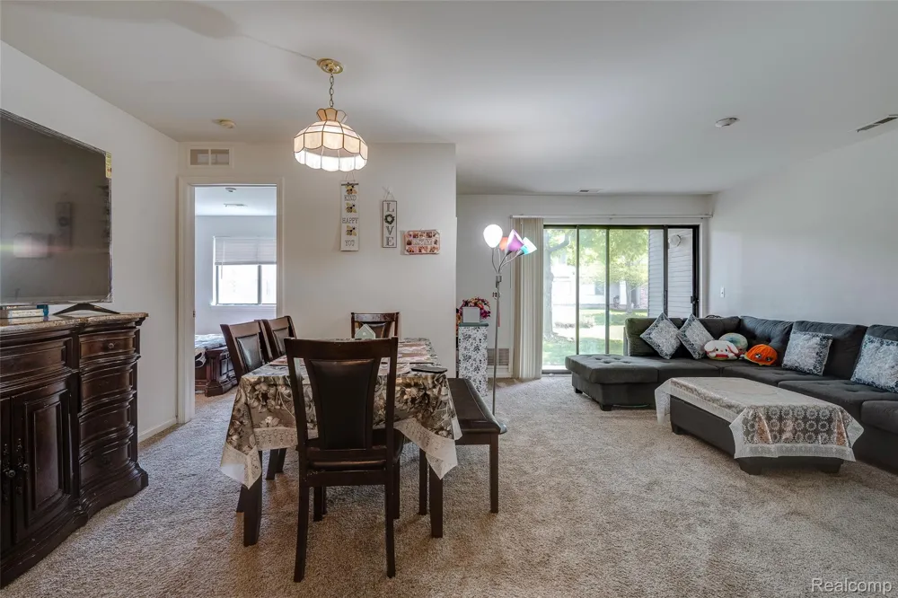 42764 Lilley Pointe Drive #165 Canton Charter Township, MI 48187