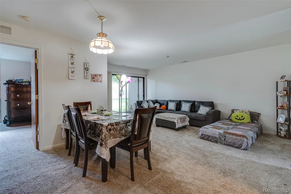 42764 Lilley Pointe Drive #165 Canton Charter Township, MI 48187