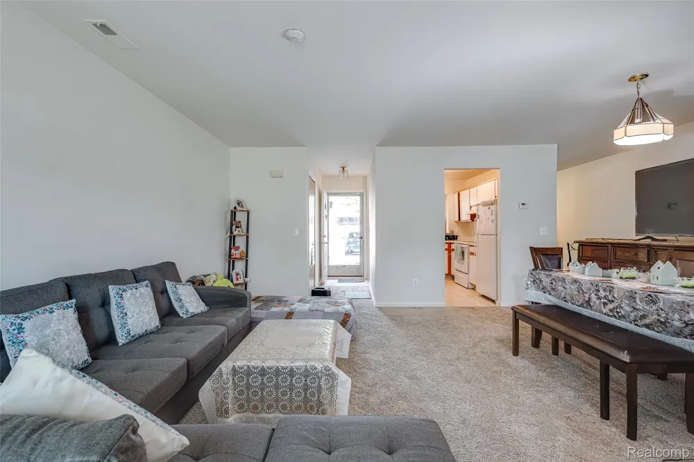 42764 Lilley Pointe Drive #165 Canton Charter Township, MI 48187