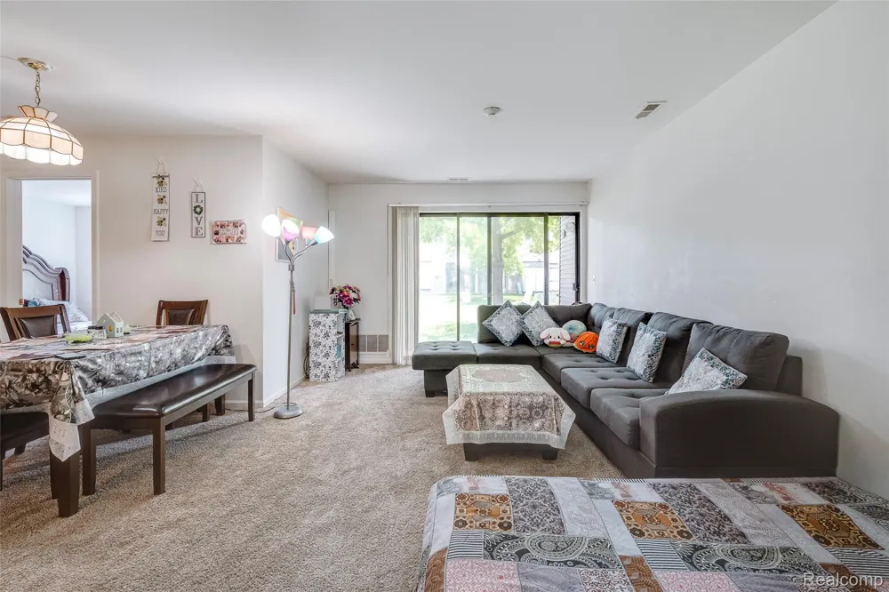 42764 Lilley Pointe Drive #165 Canton Charter Township, MI 48187