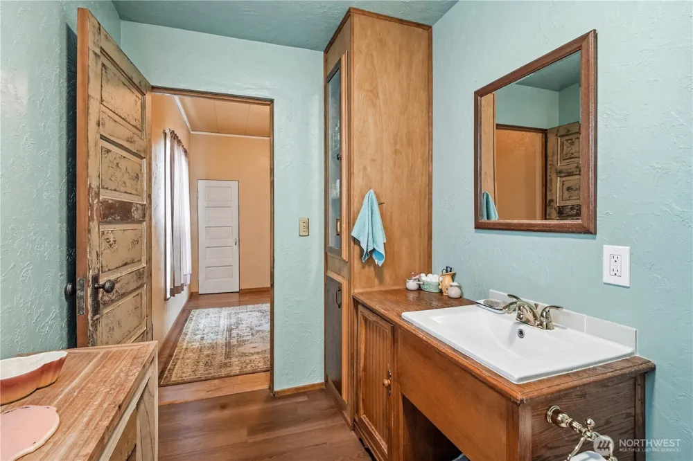 612 W Cherry Street Centralia, WA 98531