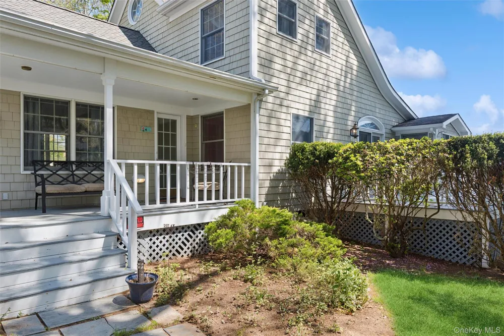 425 Briarwood Lane Cutchogue, NY 11935