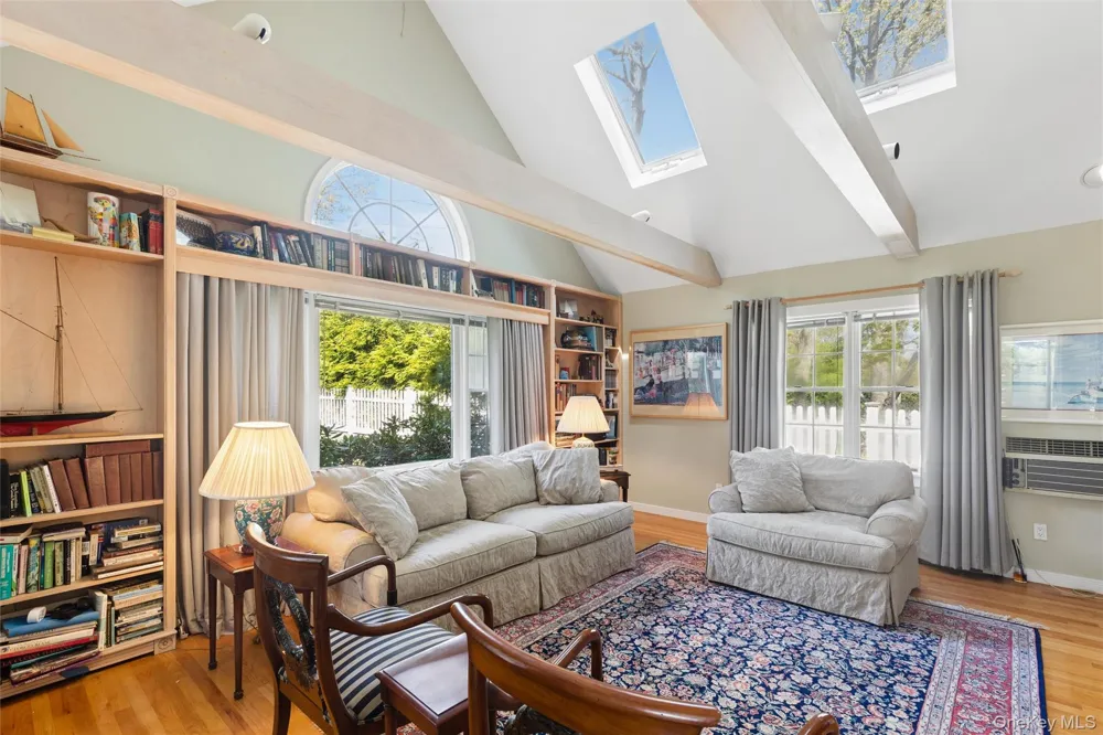 425 Briarwood Lane Cutchogue, NY 11935