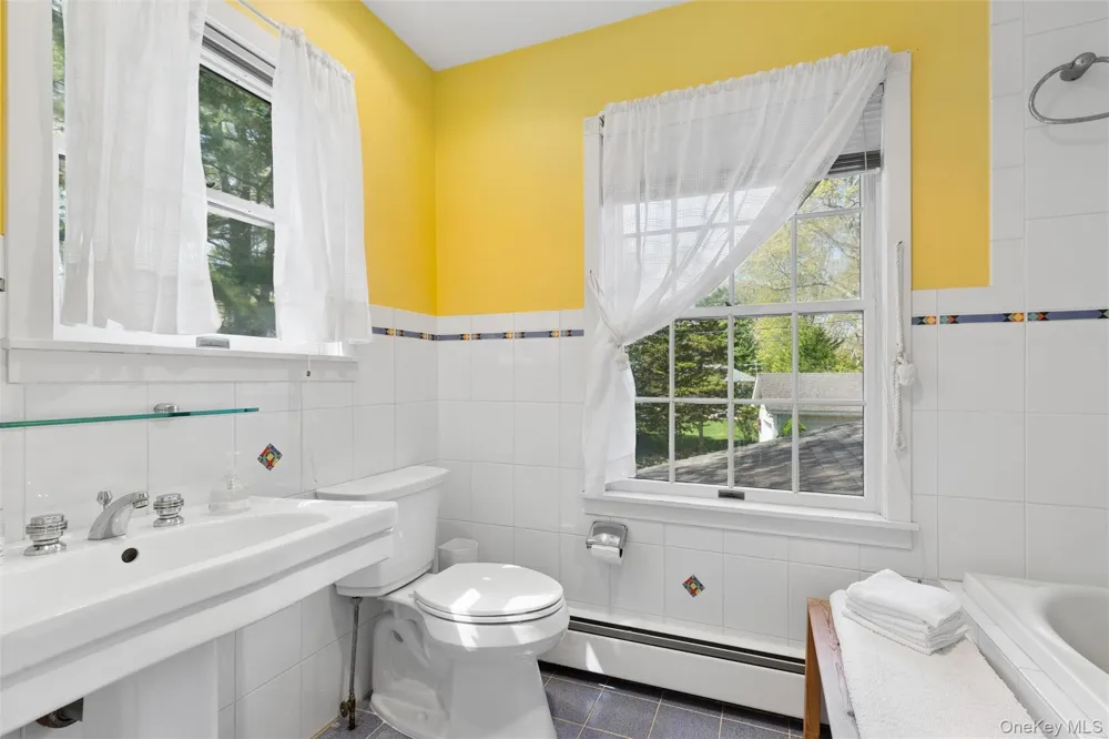 425 Briarwood Lane Cutchogue, NY 11935
