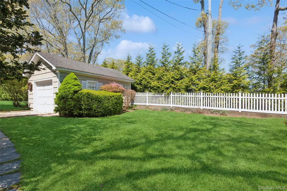 425 Briarwood Lane Cutchogue, NY 11935