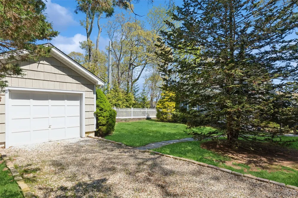 425 Briarwood Lane Cutchogue, NY 11935
