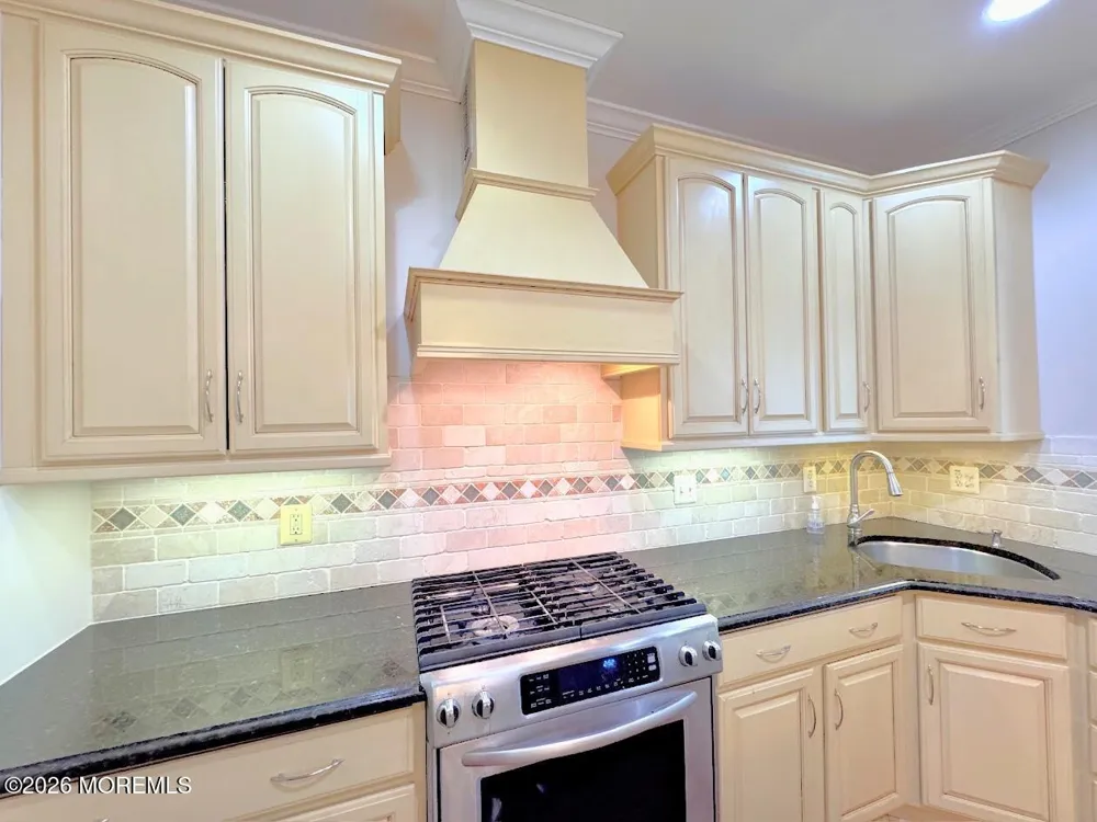 68 S Shore Drive #21 South Amboy, NJ 08879