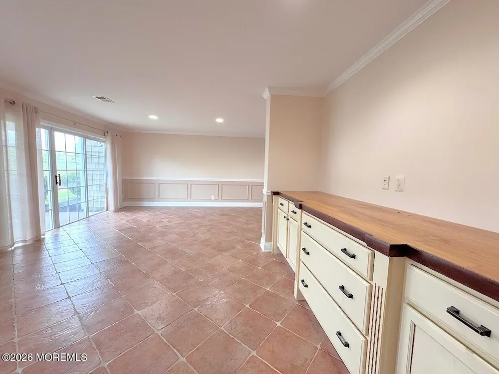 68 S Shore Drive #21 South Amboy, NJ 08879