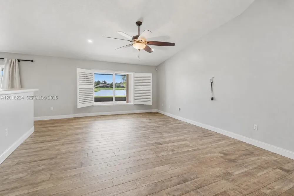 4738 Ashley Lake Cir Vero Beach, FL 32967