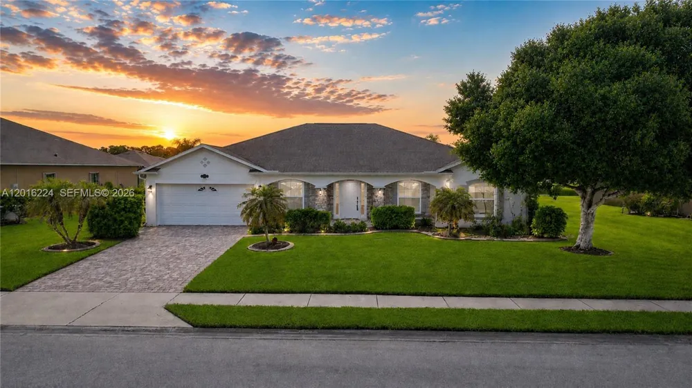 4738 Ashley Lake Cir Vero Beach, FL 32967