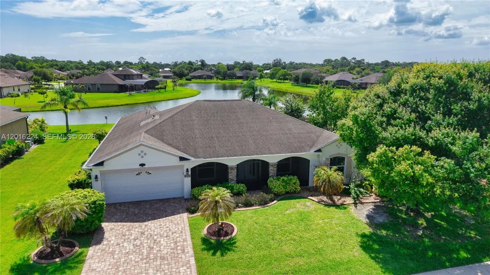 4738 Ashley Lake Cir Vero Beach, FL 32967