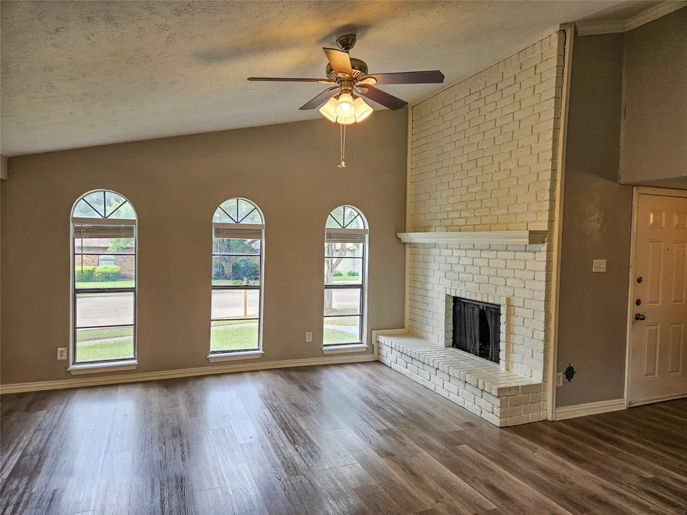 3717 Red Oak Drive Garland, TX 75043
