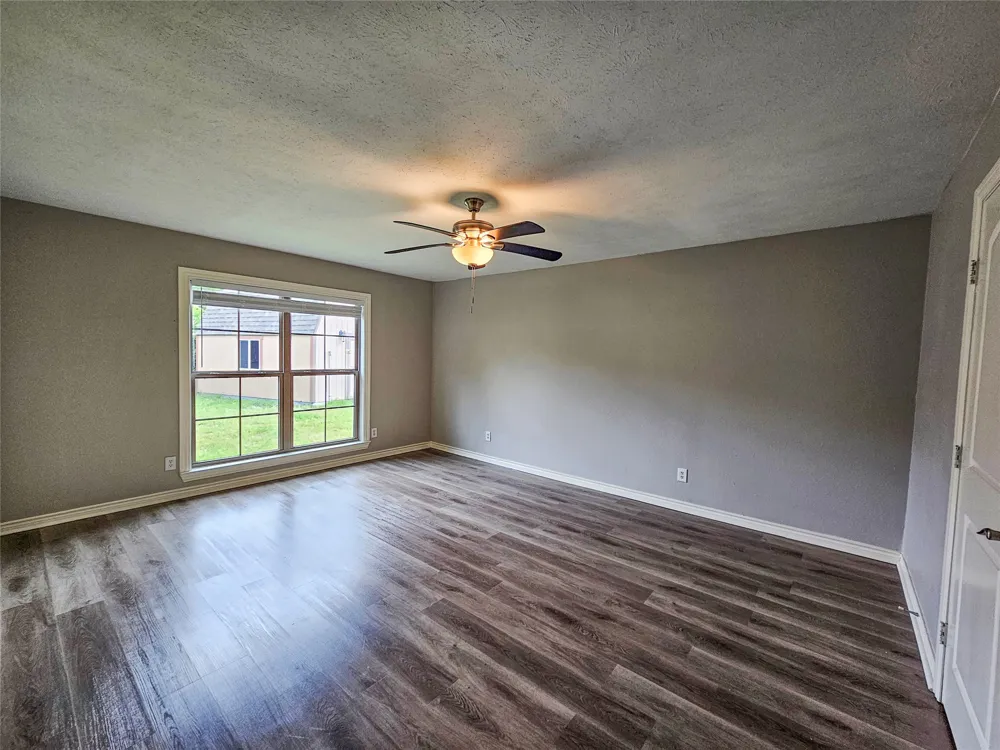 3717 Red Oak Drive Garland, TX 75043