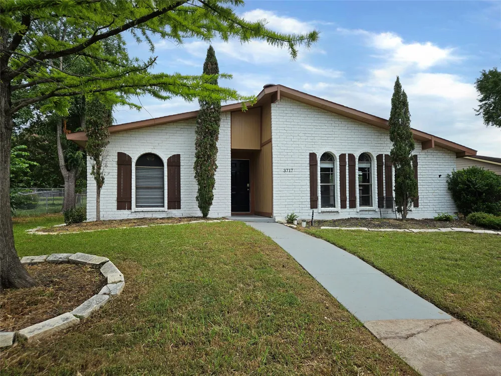 3717 Red Oak Drive Garland, TX 75043
