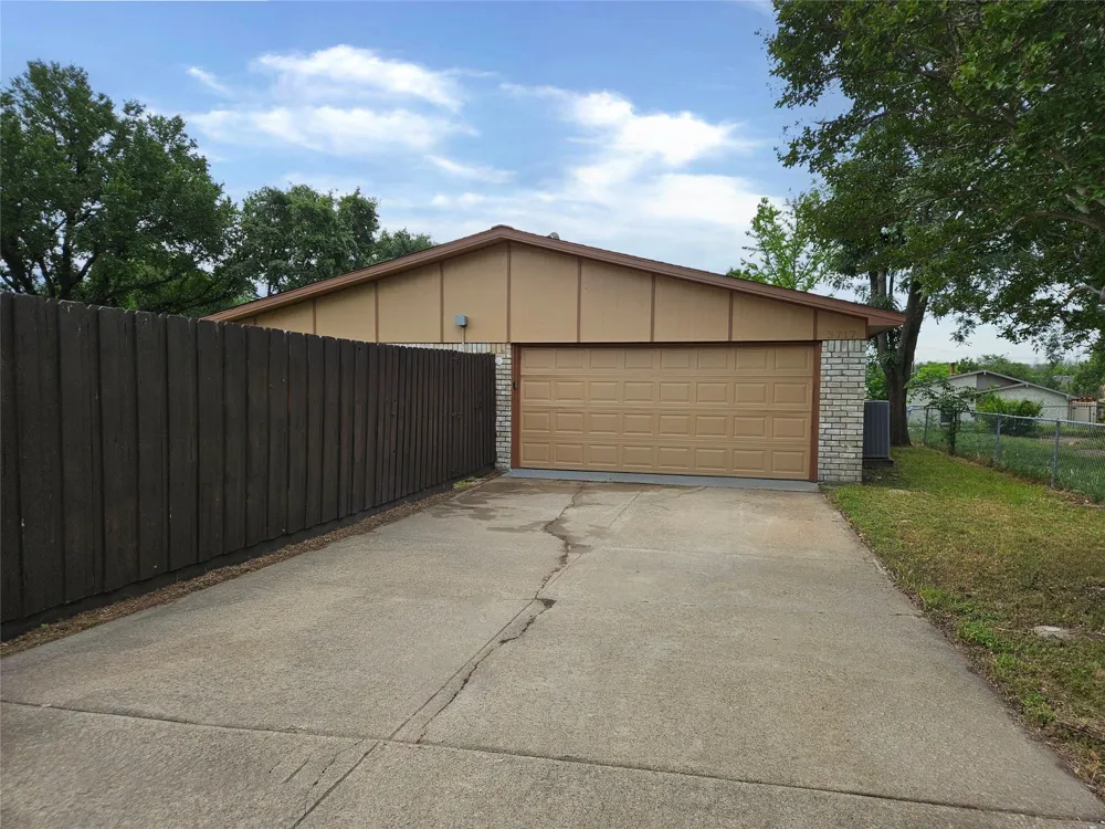 3717 Red Oak Drive Garland, TX 75043