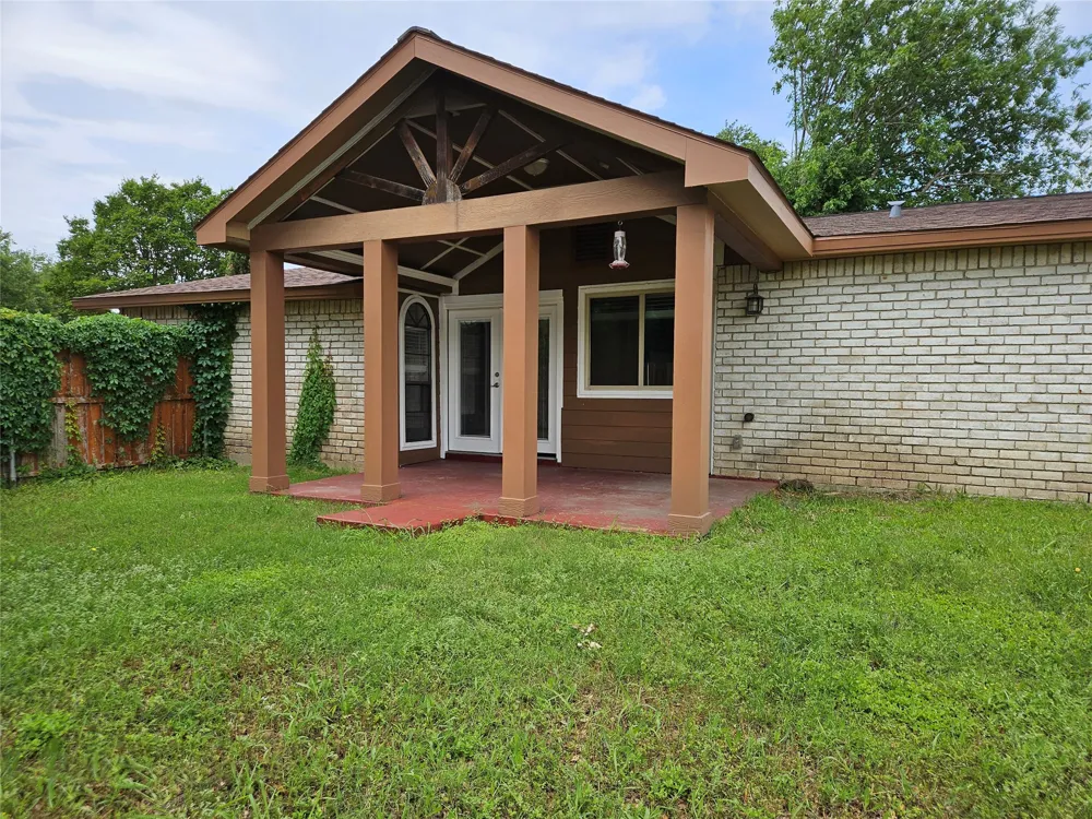 3717 Red Oak Drive Garland, TX 75043