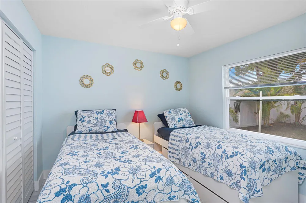 12819 129TH TERRACE Largo, FL 33774