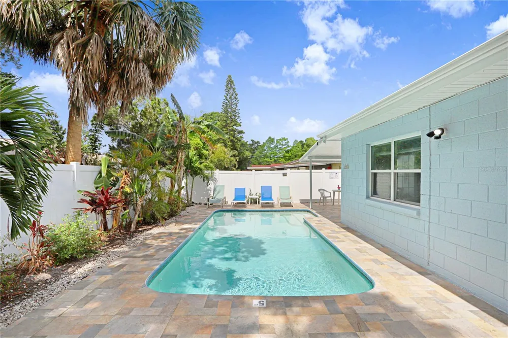 12819 129TH TERRACE Largo, FL 33774