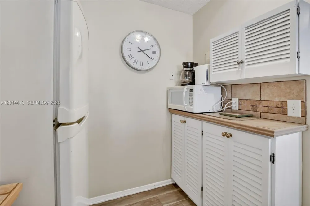 1817 S Ocean Dr #225 Hallandale Beach, FL 33009