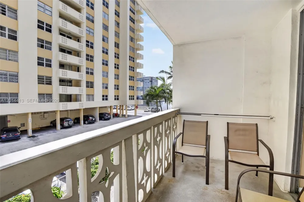 1817 S Ocean Dr #225 Hallandale Beach, FL 33009
