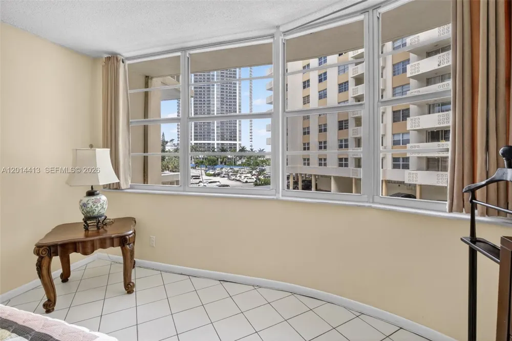 1817 S Ocean Dr #225 Hallandale Beach, FL 33009