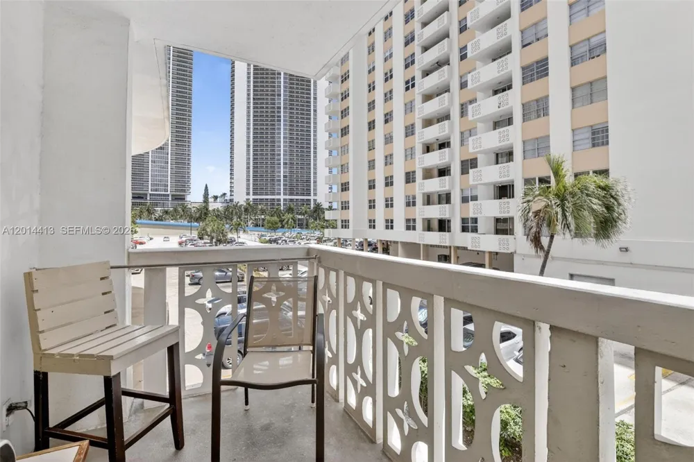 1817 S Ocean Dr #225 Hallandale Beach, FL 33009
