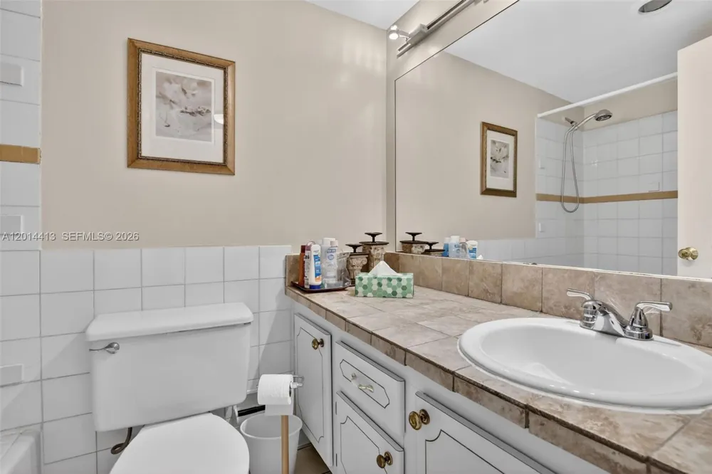 1817 S Ocean Dr #225 Hallandale Beach, FL 33009