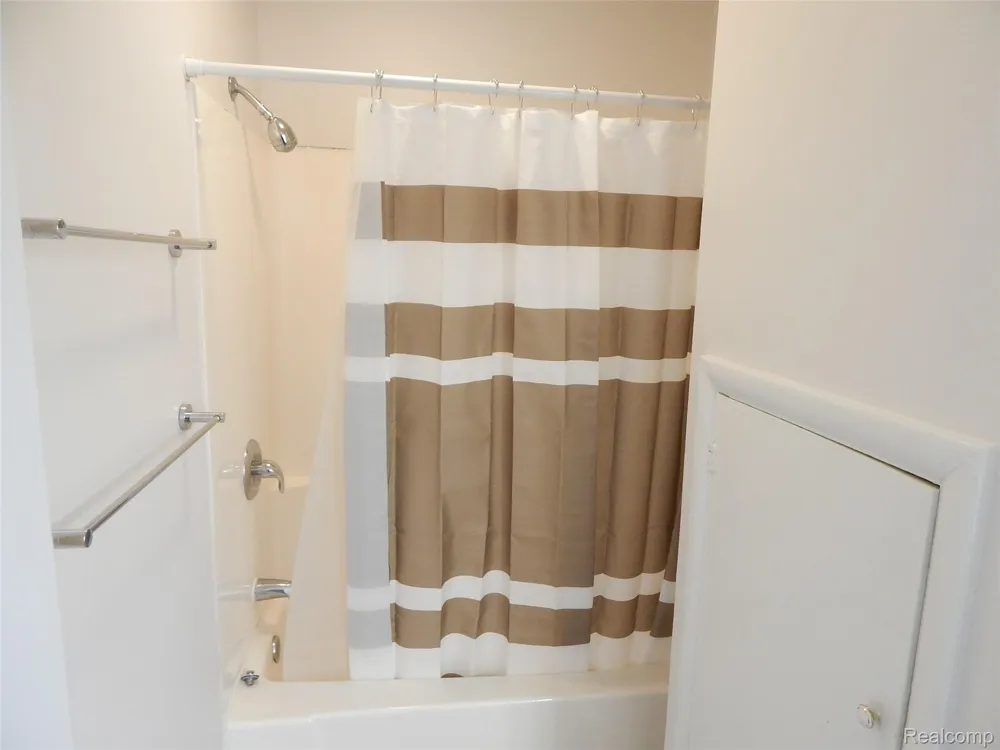 2711 Cherry Street Port Huron City, MI 48060