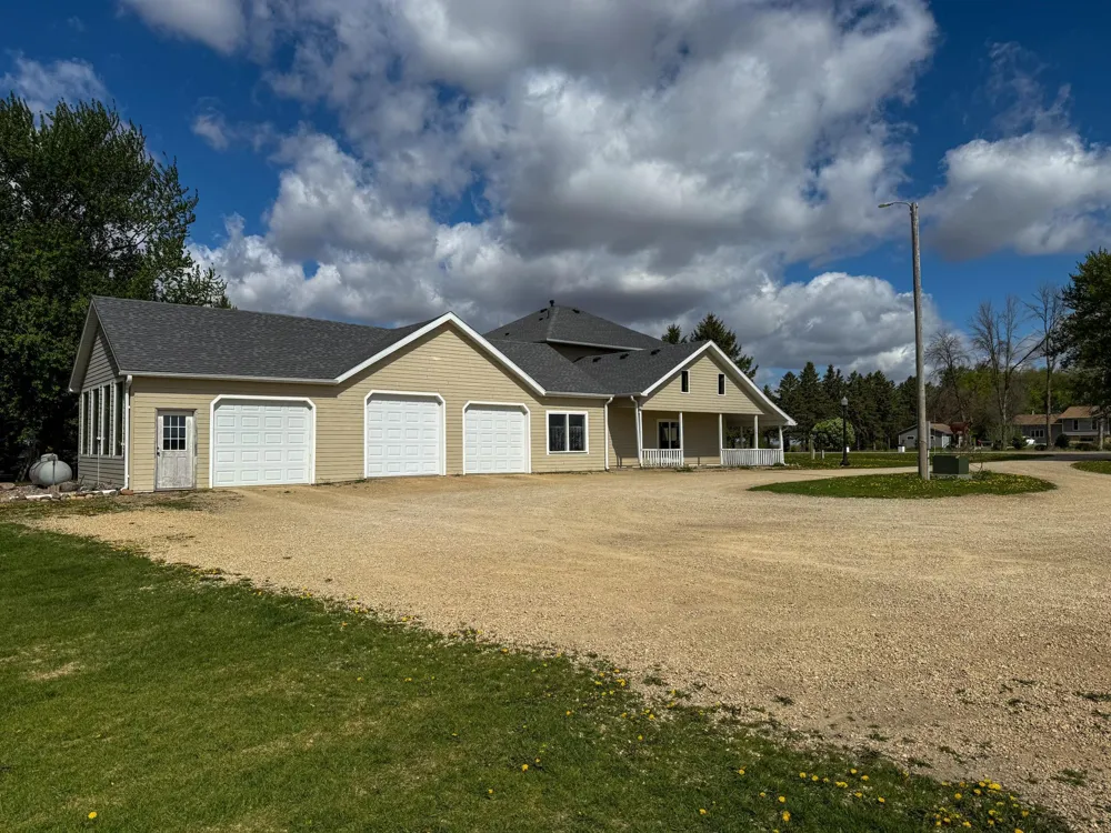62773 170th Street Rose Creek, MN 55970