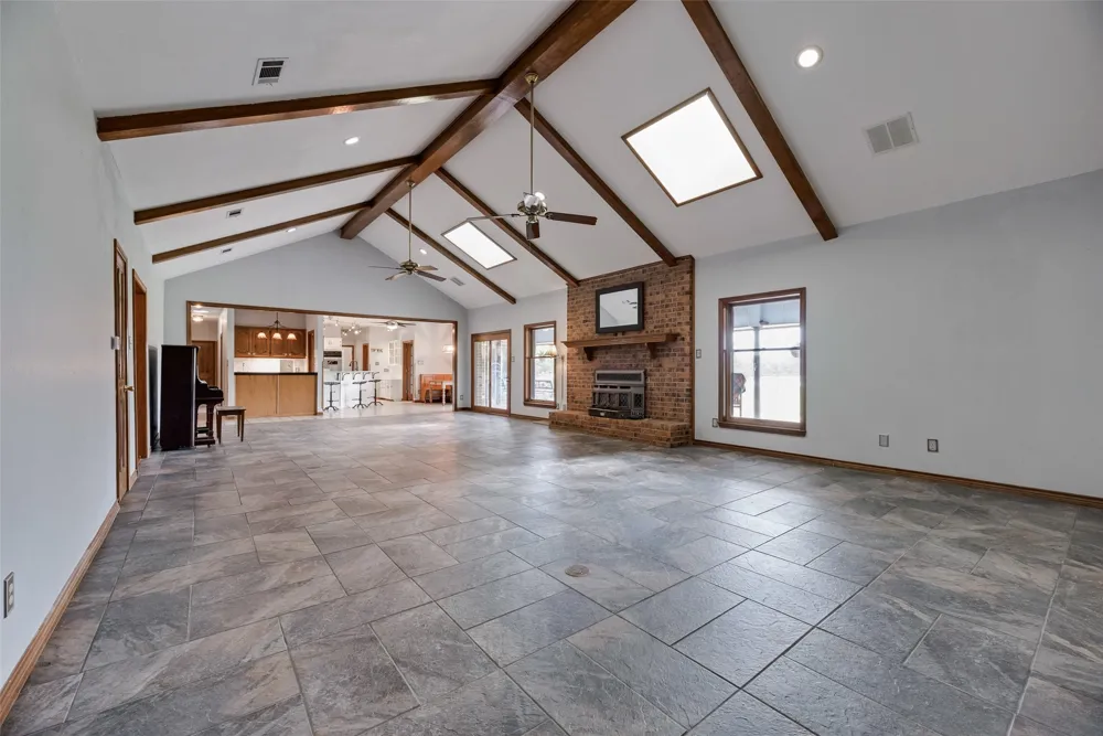 1040 County Road 3505 Quinlan, TX 75474