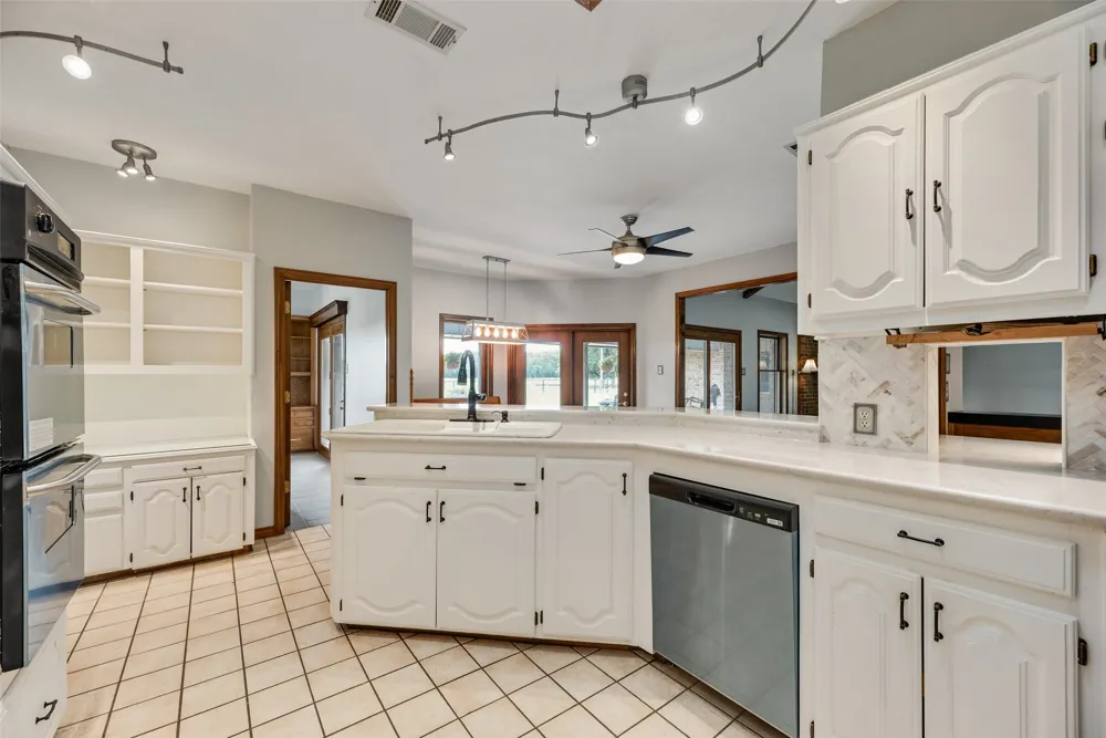 1040 County Road 3505 Quinlan, TX 75474
