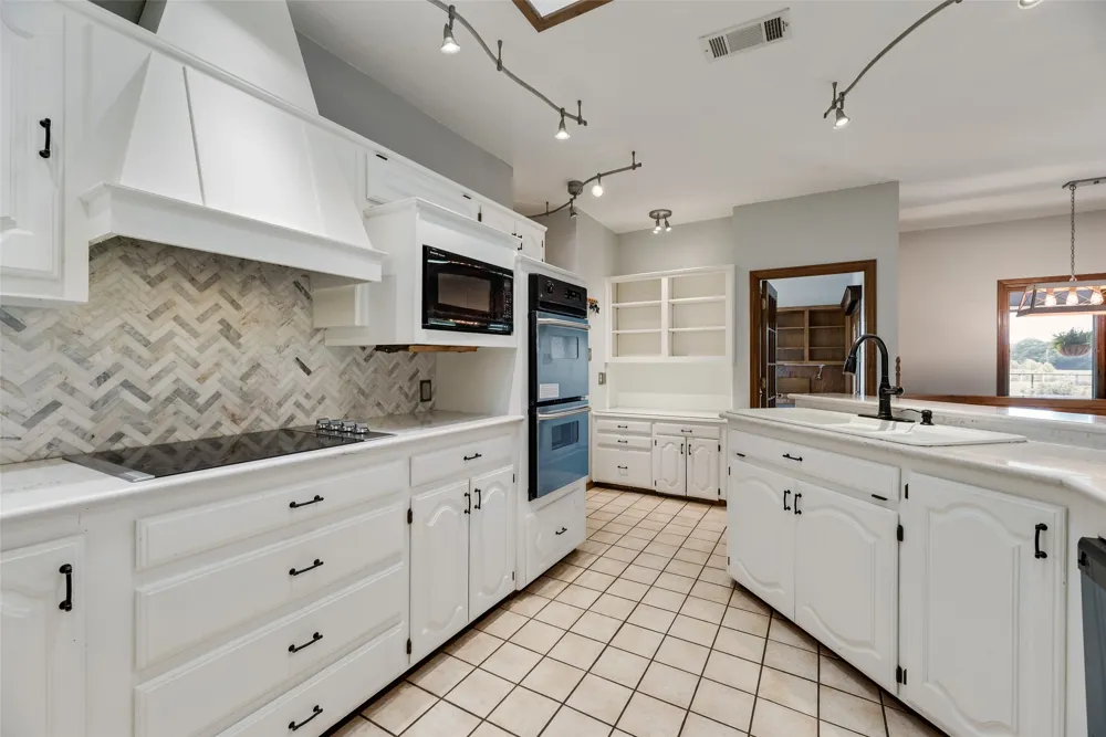 1040 County Road 3505 Quinlan, TX 75474