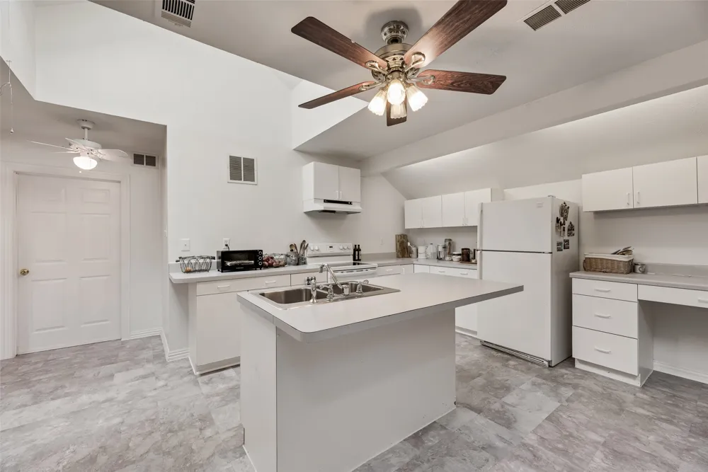 1040 County Road 3505 Quinlan, TX 75474