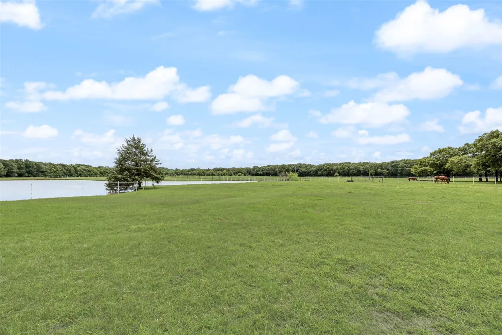 1040 County Road 3505 Quinlan, TX 75474
