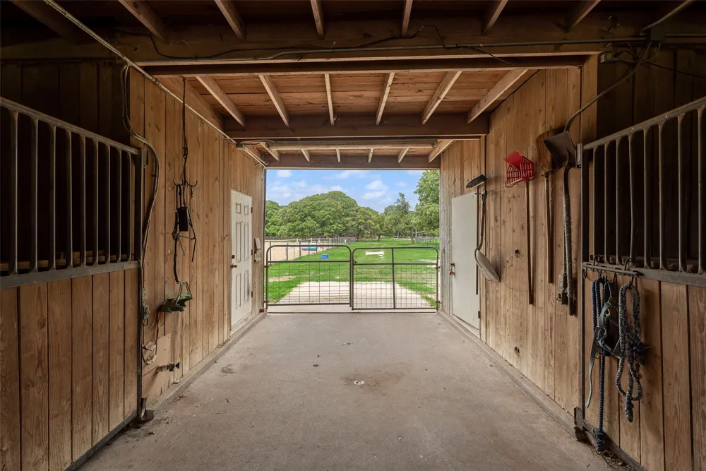 1040 County Road 3505 Quinlan, TX 75474