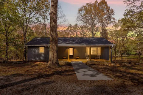 1860 Plum Nelly Road
