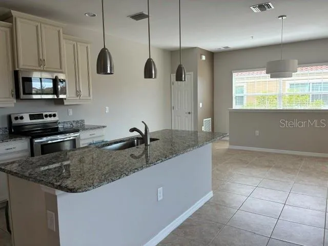 4219 FRONTIER WAY #105 Osprey, FL 34229