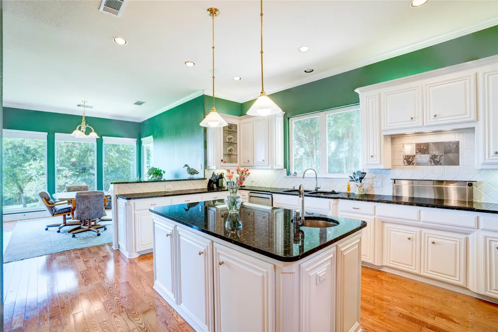 1132 Mallard Pointe Drive Grand Prairie, TX 75104
