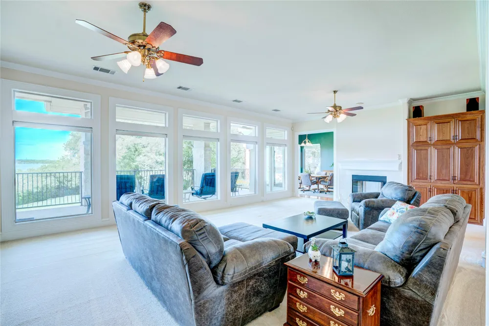 1132 Mallard Pointe Drive Grand Prairie, TX 75104