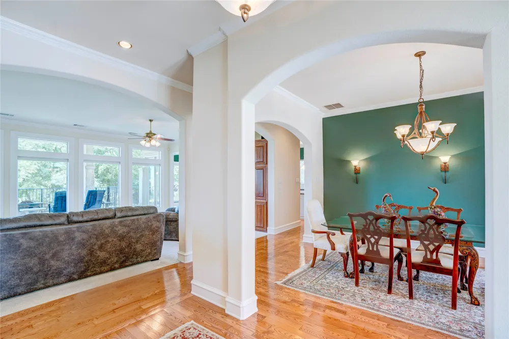 1132 Mallard Pointe Drive Grand Prairie, TX 75104