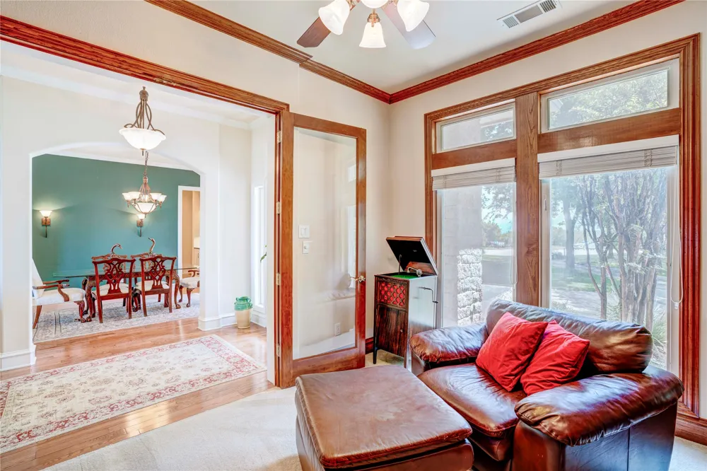 1132 Mallard Pointe Drive Grand Prairie, TX 75104