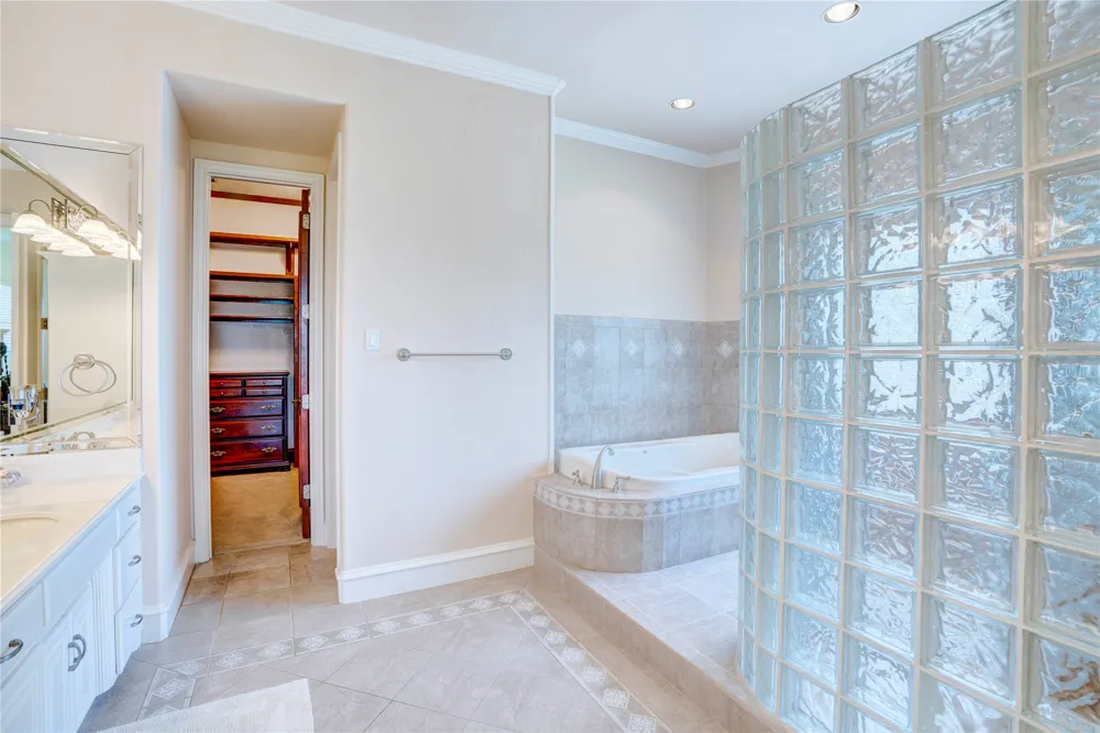 1132 Mallard Pointe Drive Grand Prairie, TX 75104