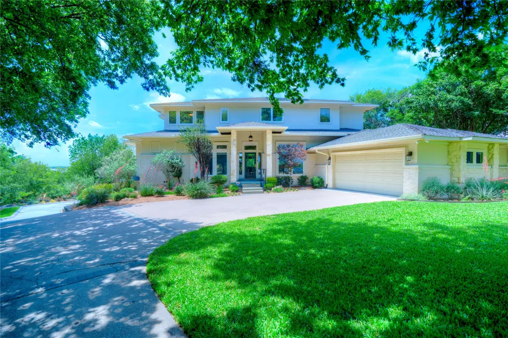 1132 Mallard Pointe Drive Grand Prairie, TX 75104