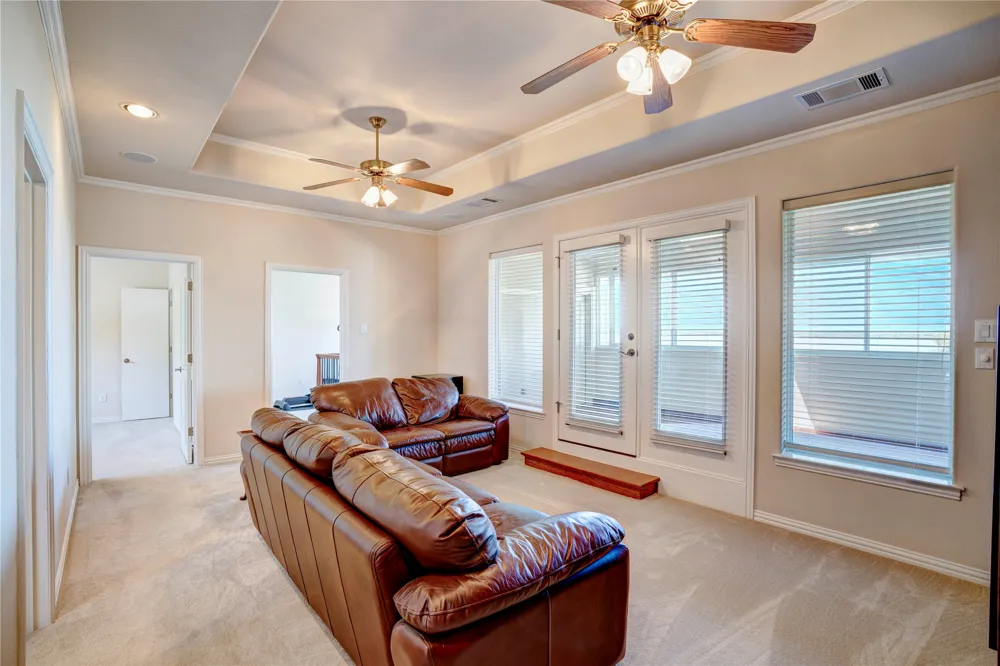 1132 Mallard Pointe Drive Grand Prairie, TX 75104